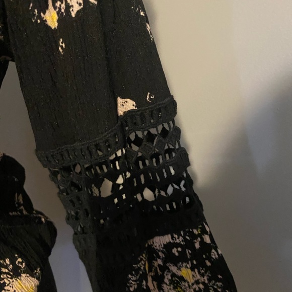 LoveStitch Top Size Small - Picture 3 of 7